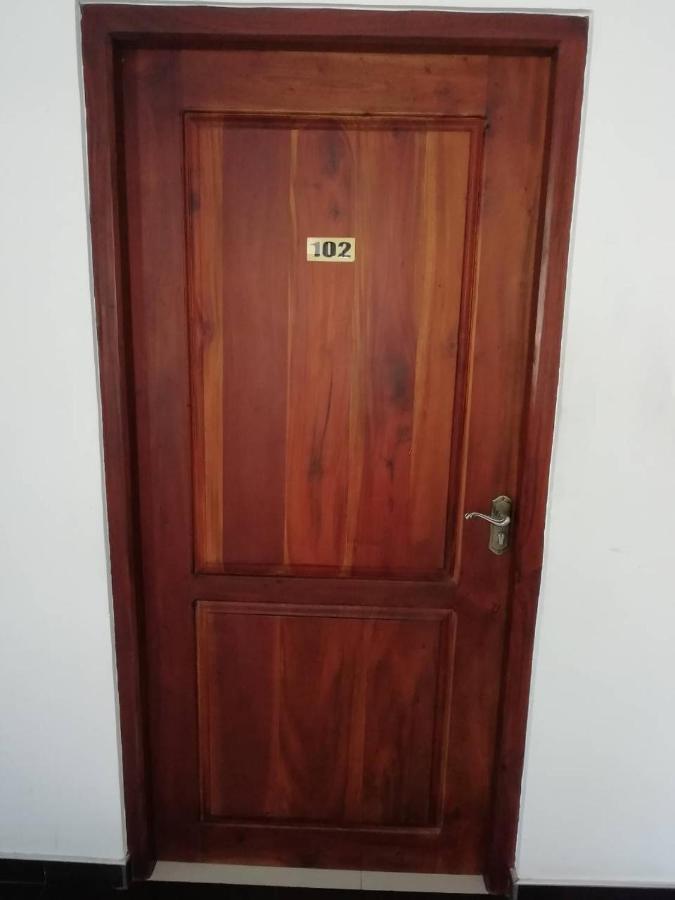 Reshani Guest House Negombo Exterior foto